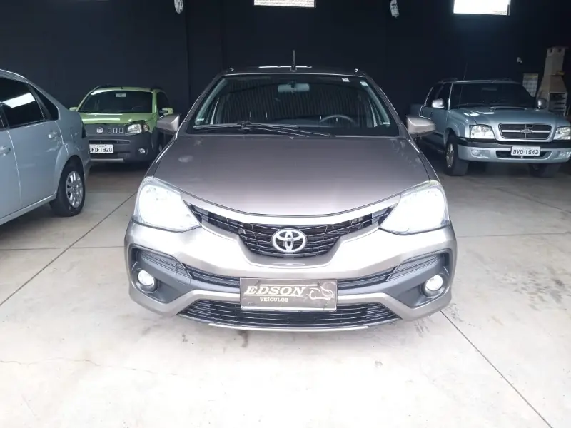 Toyota Etios Sedan XS 1.5 (Aut) (Flex)