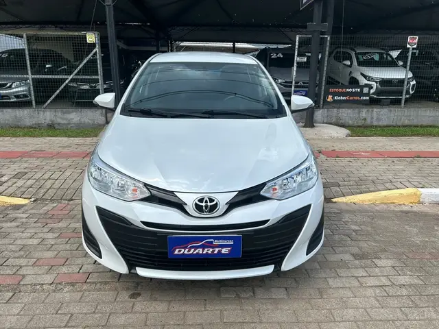 Carro Toyota Yaris Sedan 2021 1.5 XL Plus Connect CVT (Flex)