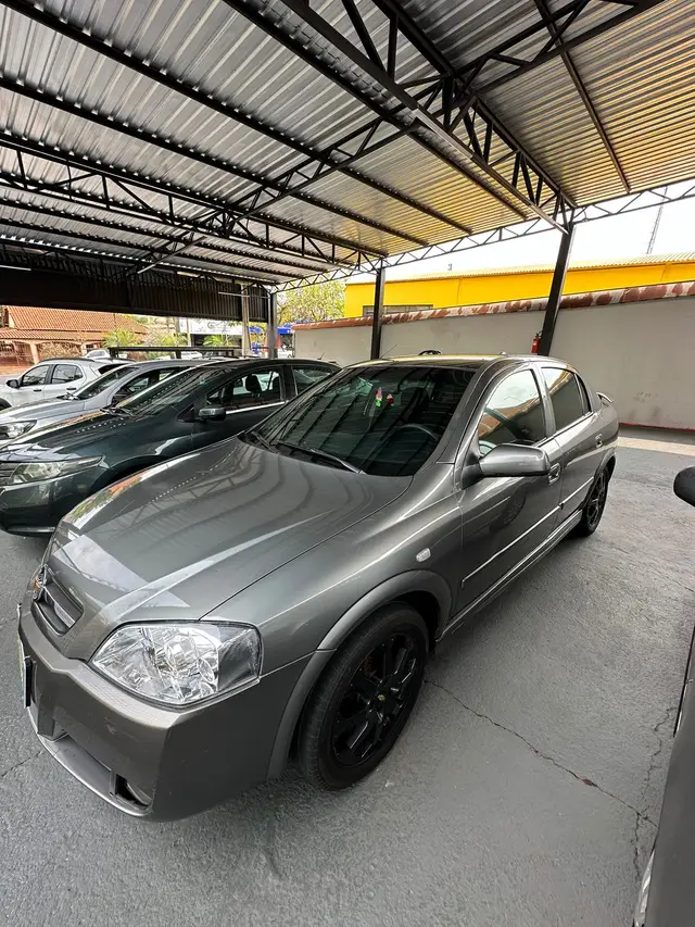 Carro Chevrolet Astra Hatch 2011 Advantage 2.0 (Flex)