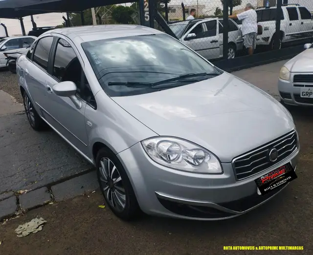 Carro Fiat Linea 2015 Absolute 1.8 16V Dualogic (Flex)