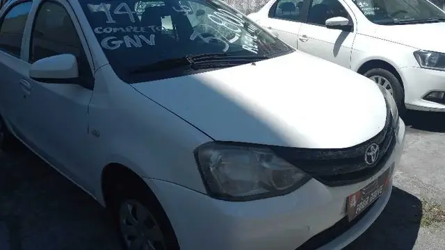 Carro Toyota Etios Sedan 2014 X 1.5 (Flex)