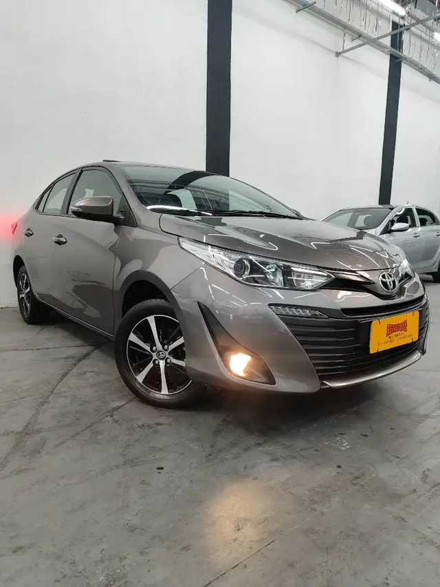 Carro Toyota Yaris Sedan 2020 1.5 XLS Connect CVT (Flex)