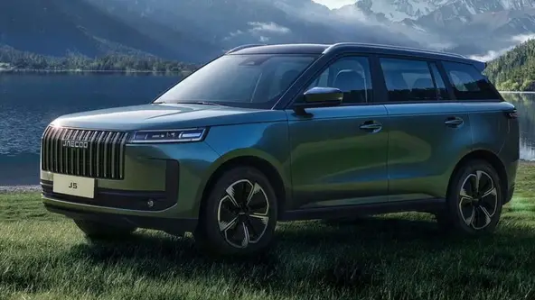 Novo SUV terá porte próximo de Compass e visual que remete aos Land Rover