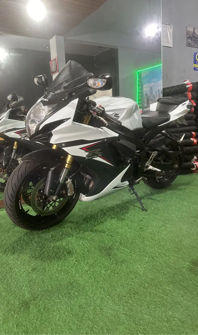 Suzuki Gsx R 750 R 750