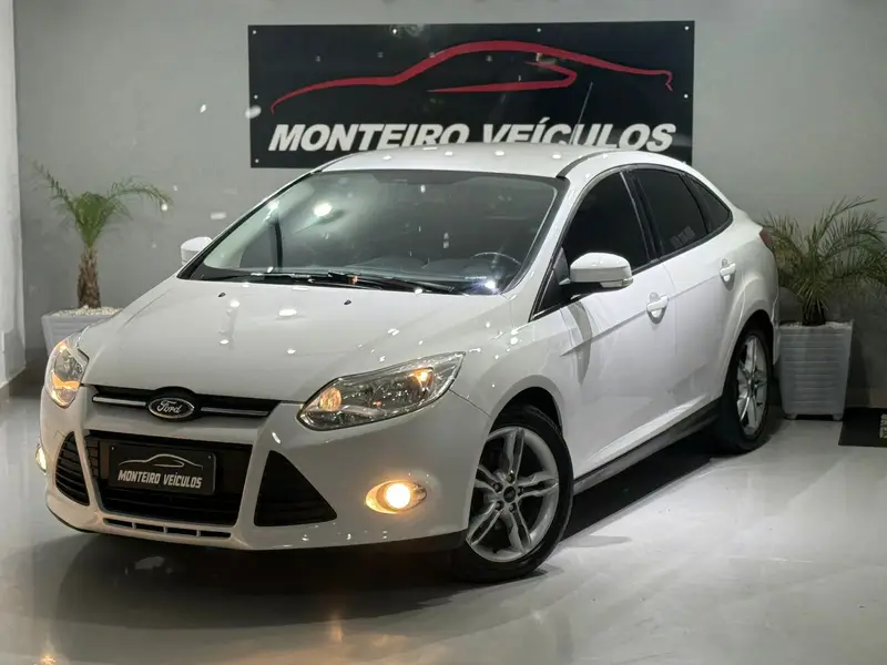 Ford Focus Hatch SE Plus 2.0 16V PowerShift