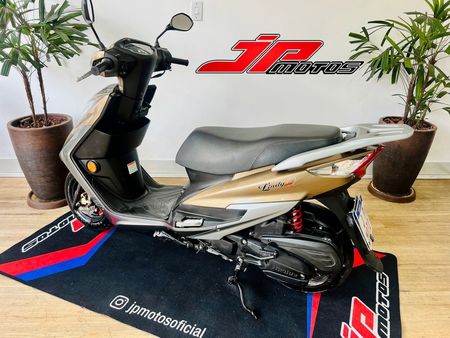 Lindy 125 CBS