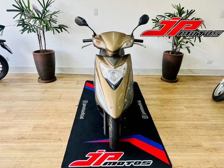 Lindy 125 CBS