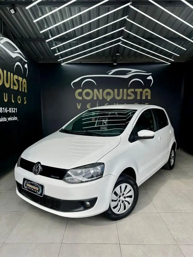 Carro Volkswagen Fox 2014 1.0 TEC BlueMotion (Flex) 4p