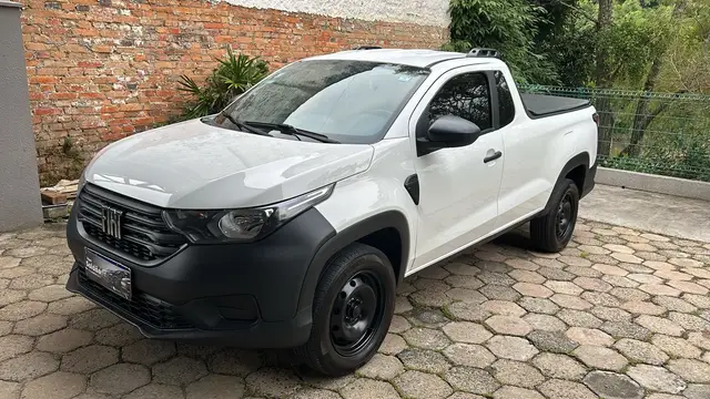 Carro Fiat Strada 2023 Endurance 1.4 Cabine Plus (Flex)