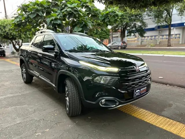 Carro Fiat Toro 2017 Volcano 2.0 diesel AT9 4x4