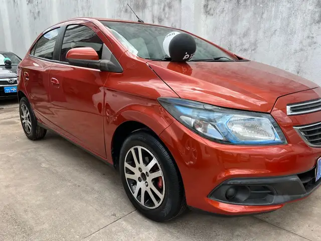 Carro Chevrolet Onix 2013 1.4 LT SPE/4