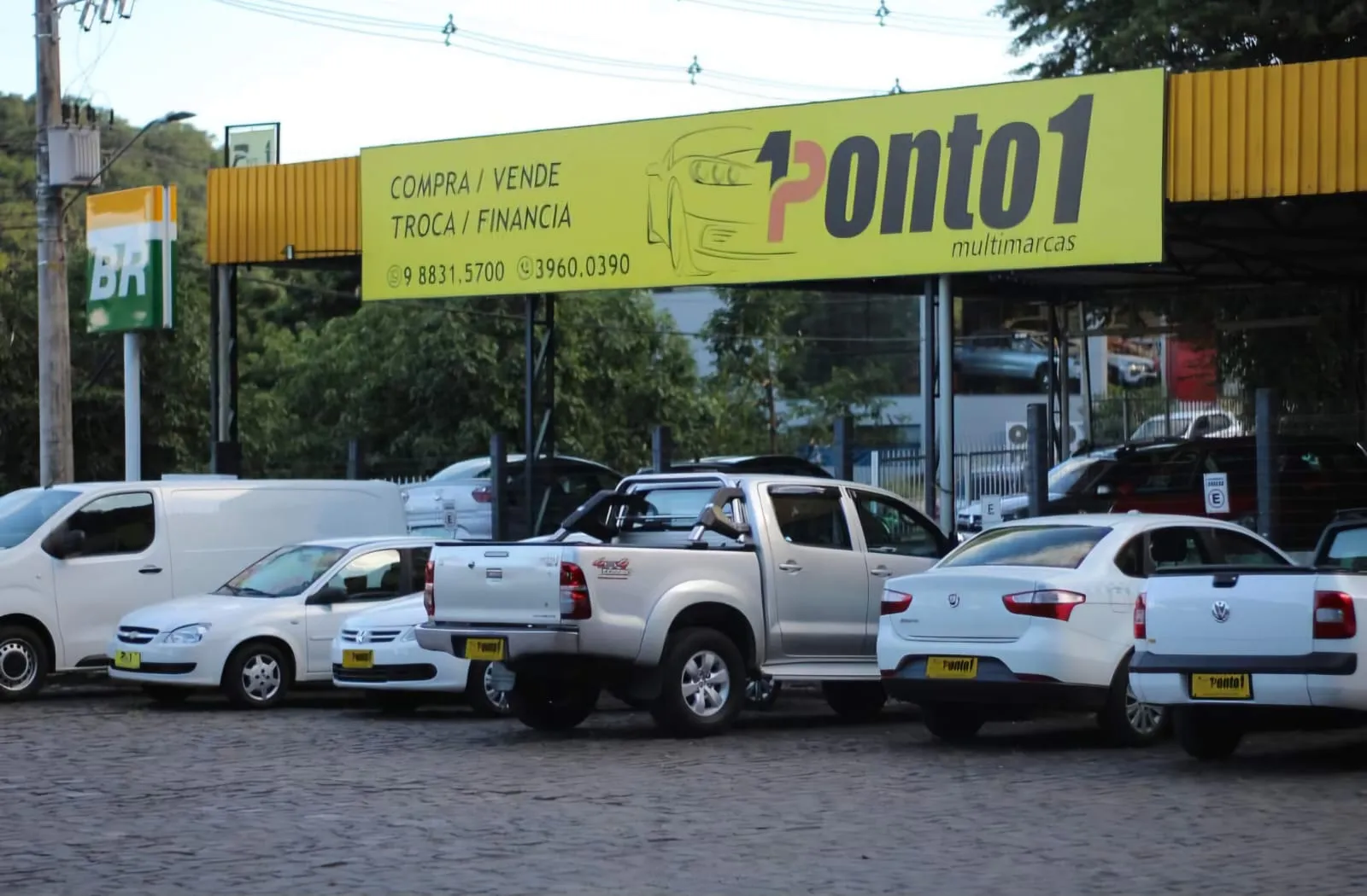 Fachada da loja Veículos à venda em Ponto1 Multimarcas - Joaçaba - SC | Mobiauto