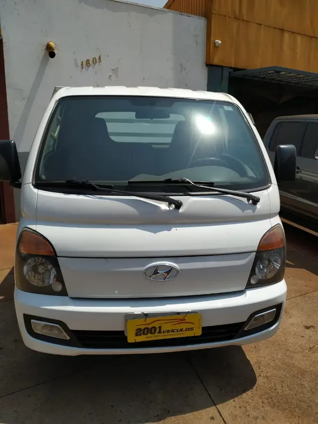 Carro Hyundai HR 2014 2.5 TCI HD Longo com Caçamba