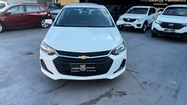 Carro Chevrolet Onix 2023 LT 1.0