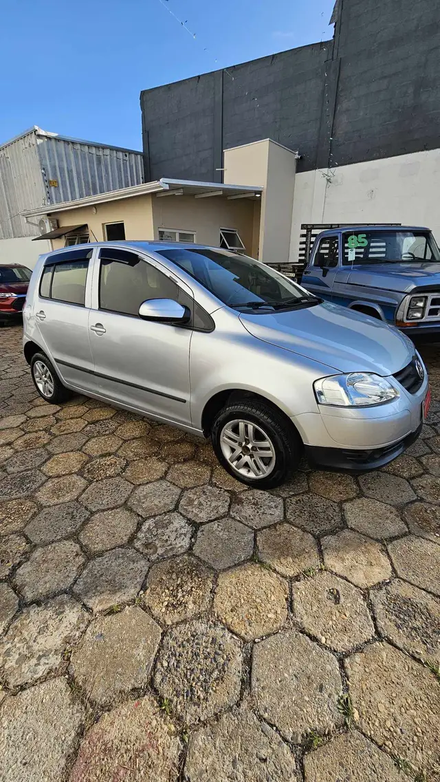Carro Volkswagen Fox 2010 1.0 8V (Flex) 2p