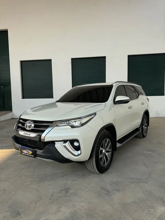 Carro Toyota SW4 2020 2.8 TDI SRX 5L 4x4 (Aut)