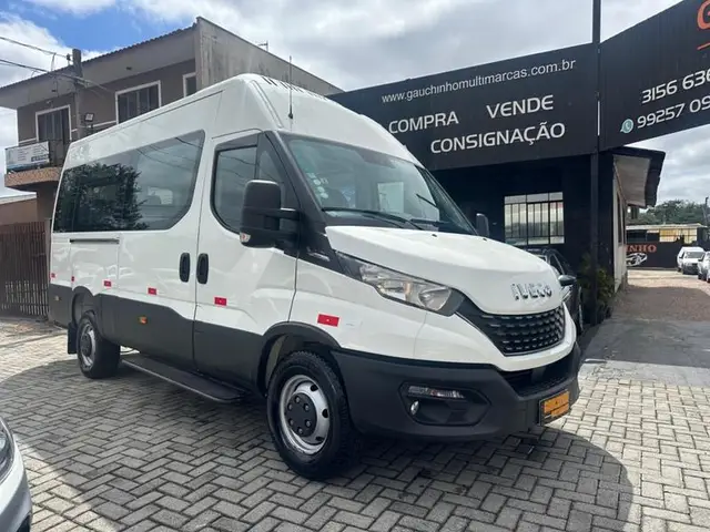 Carro Iveco Daily Minibus 2022 Daily 3.0 45S17 Vetrato 3300