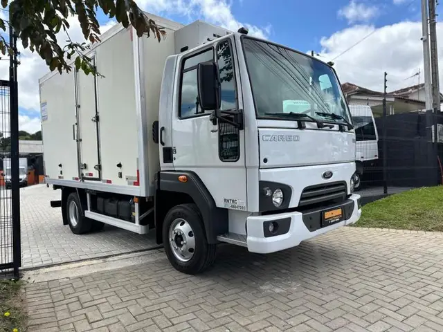 Caminhão Ford Cargo 816 2014 816