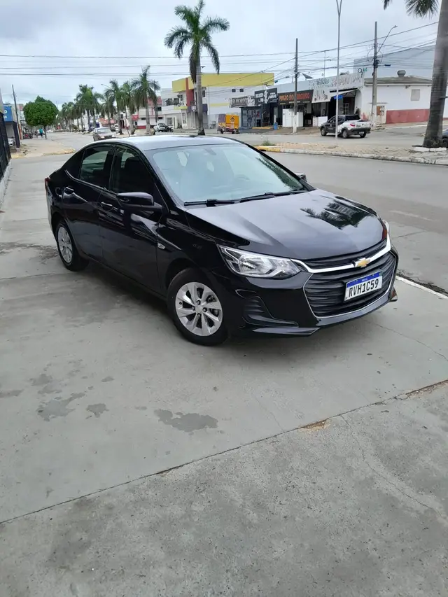 Carro Chevrolet Onix Plus 2023 LT 1.0