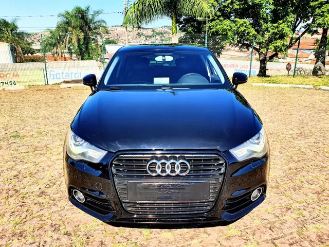 Carro Audi A1 2014 1.4 TFSI Sportback Attraction S Tronic