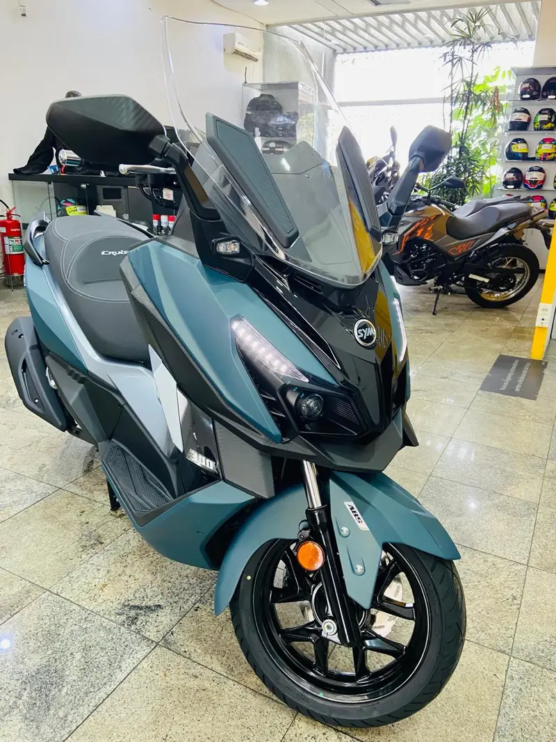 Dafra Cruisym 300