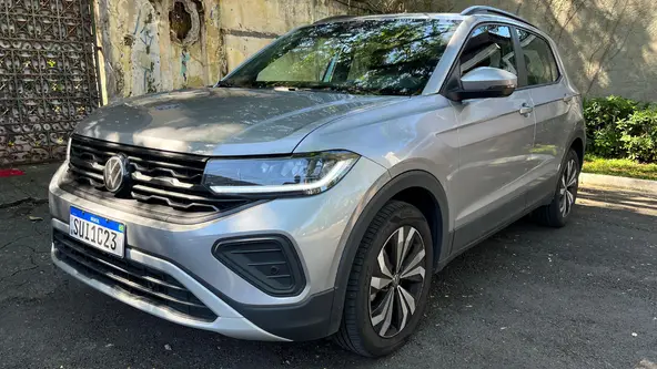 Bonita e bem acabada, o VW T-Cross 200 TSI 2025 é versão intermediária do SUV mais vendido do país