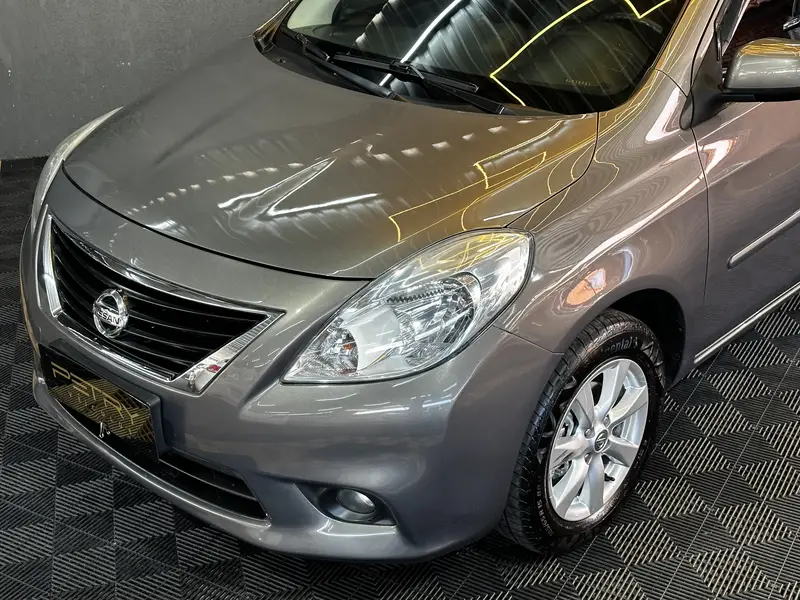 Nissan Versa 1.6 16V SL (Flex)