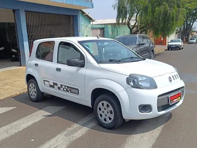 Carro Fiat Uno 2016 Vivace 1.0 8V (Flex) 4p