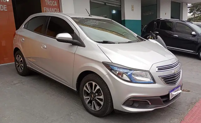 Carro Chevrolet Onix 2014 HATCH LTZ 1.4 8V FlexPower 5p Mec.