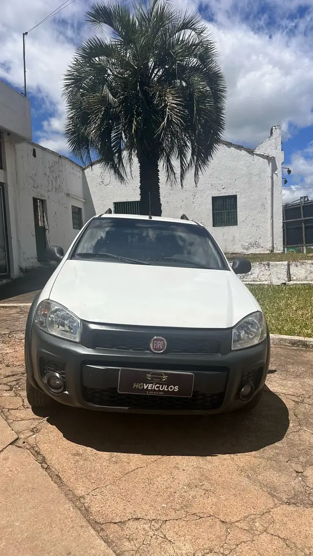 Carro Fiat Strada 2017 Hard Working 1.4 (Flex) (Cabine Simples)