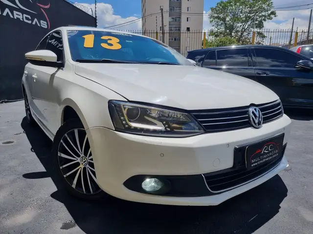 Carro Volkswagen Jetta 2013 2.0 TSI Highline DSG