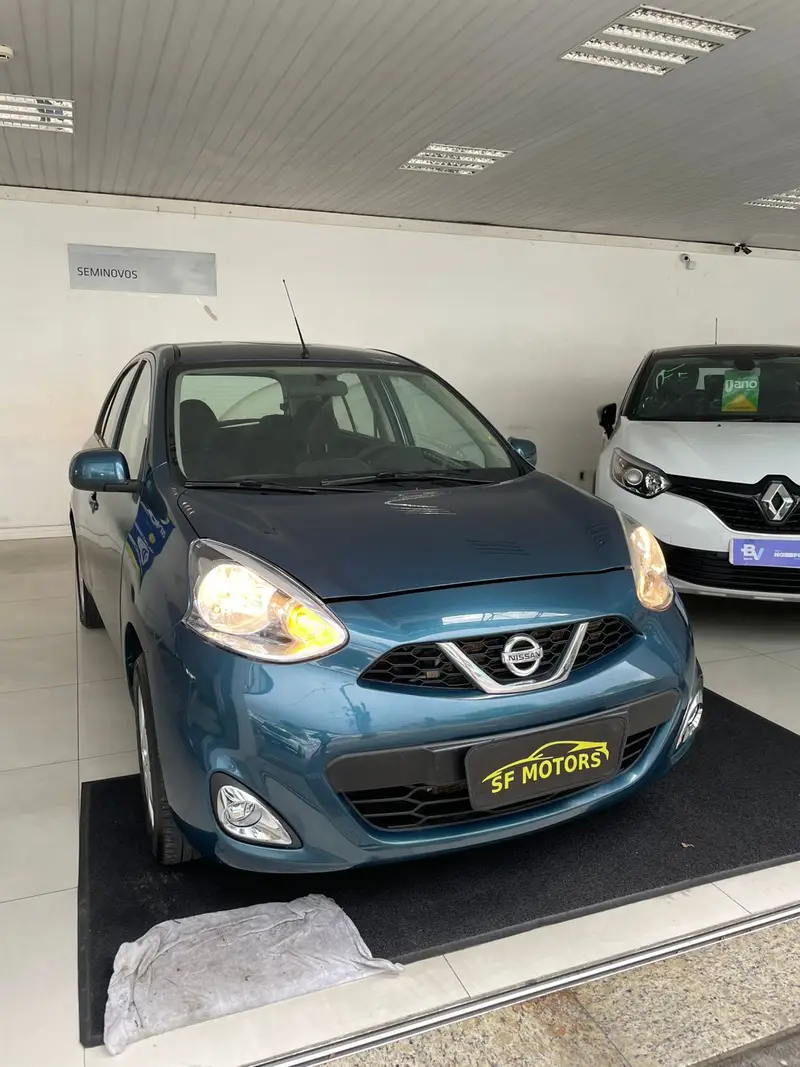 Nissan March 1.0 12V SV (Flex)