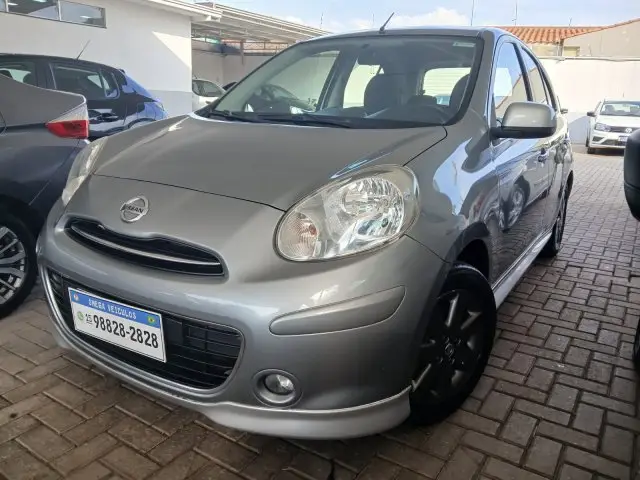 Nissan March 1.6 16V SR (Flex)