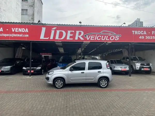 Carro Fiat Uno 2019 Attractive 1.0 8V (Flex) 4p