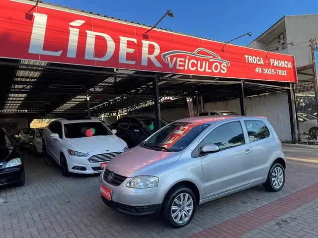 Carro Volkswagen Fox 2017 1.6 16v MSI Pepper I-Motion (Flex)