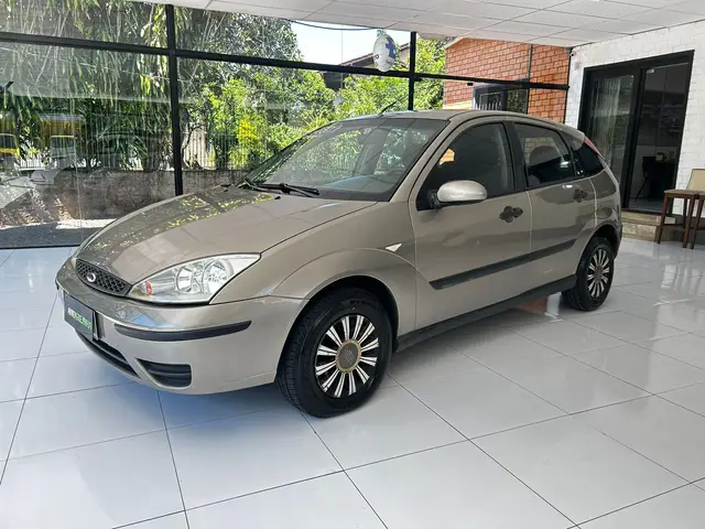 Carro Ford Focus Hatch 2004 GL 1.6 8V