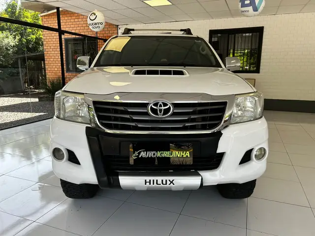 Carro Toyota Hilux Cabine Dupla 2014 Hilux 3.0 TDI 4x4 CD STD
