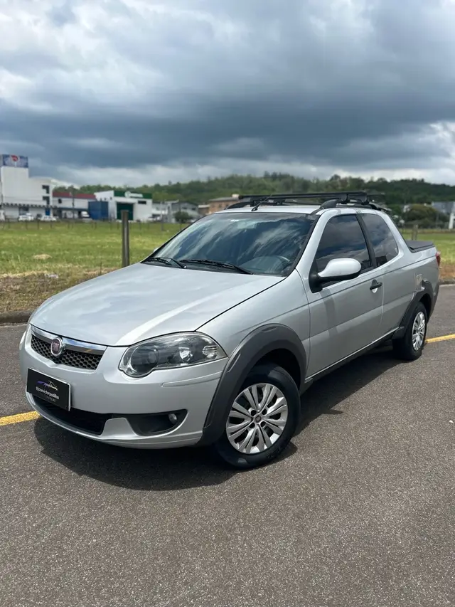 Carro Fiat Strada 2015 Trekking 1.6 16V (Flex) (Cabine Dupla)