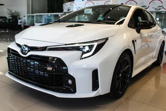 Carro Toyota GR Corolla 2024 Circuit 1.6 Turbo 4x4 Mec