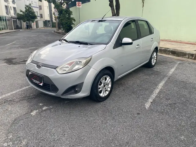 Carro Ford Fiesta Sedan 2014 SE 1.6 Rocam (Flex)