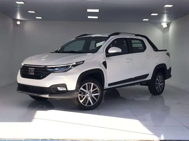 Carro Fiat Strada 2025 Volcano 1.3 CD (Flex)
