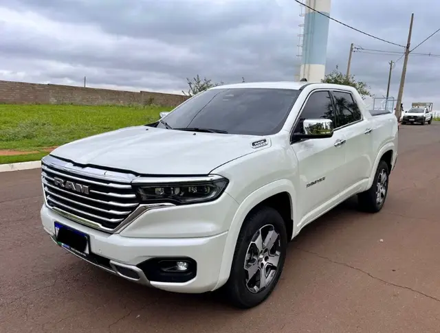 Carro RAM Rampage 2024 Laramie 2.0 Turbo