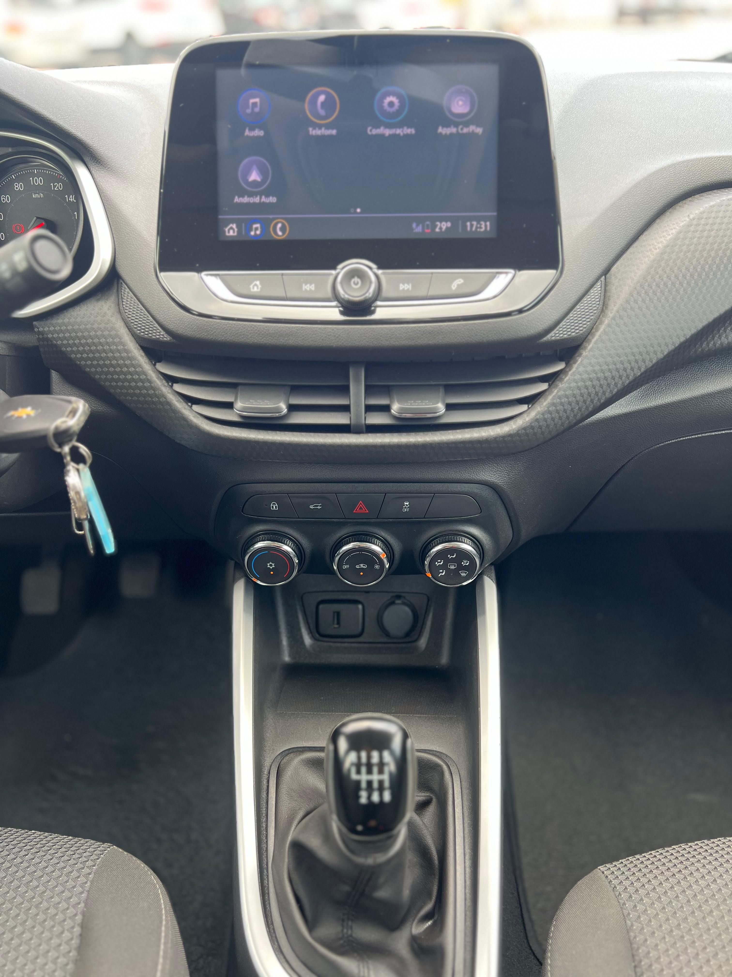 Chevrolet Onix Plus