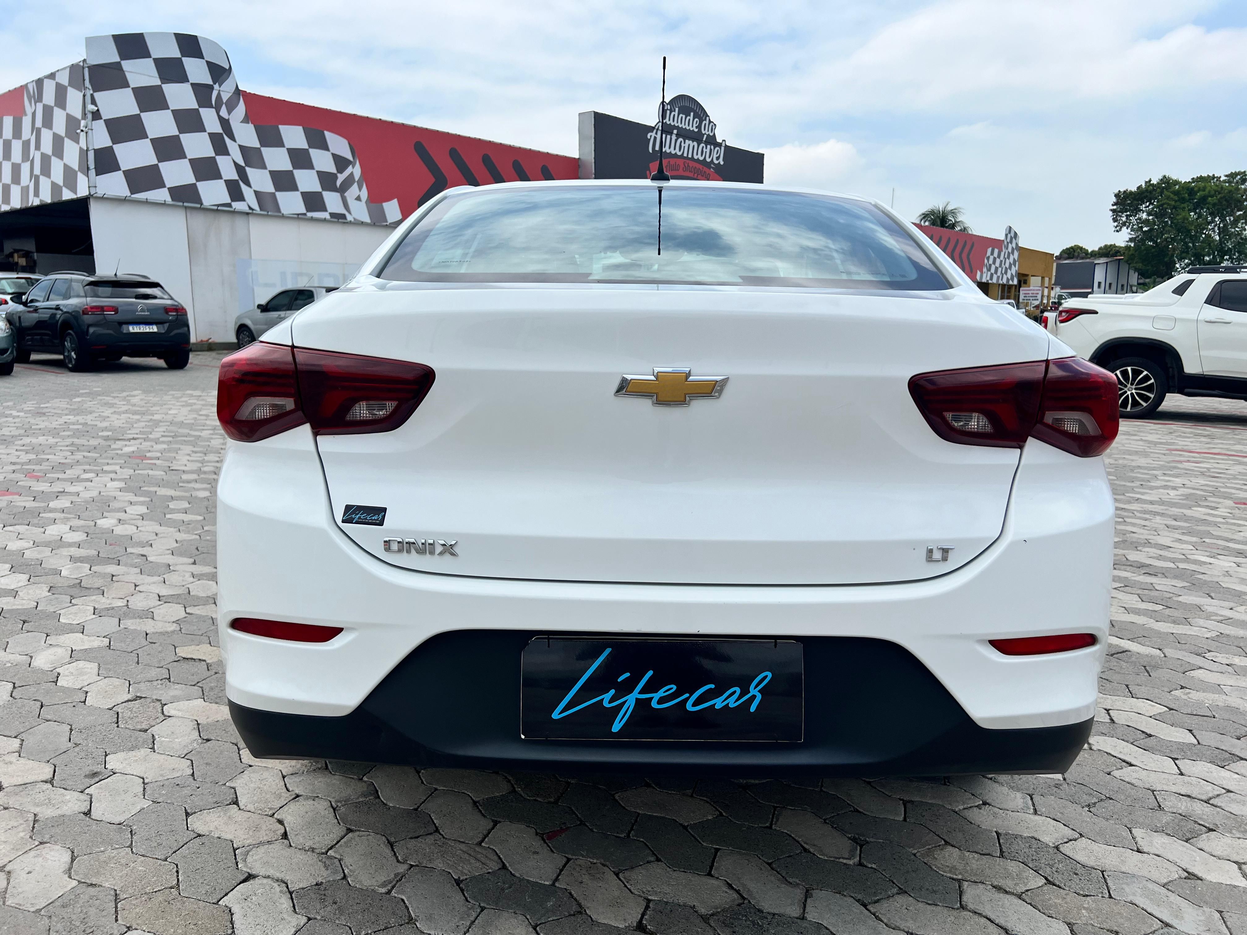 Chevrolet Onix Plus
