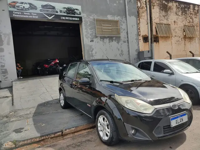 Carro Ford Fiesta Hatch 2011 1.0 (Flex)