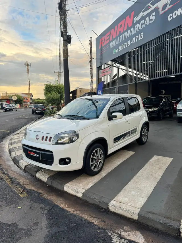 Carro Fiat Uno 2014 Sporting 1.4 8V (Flex) 4p