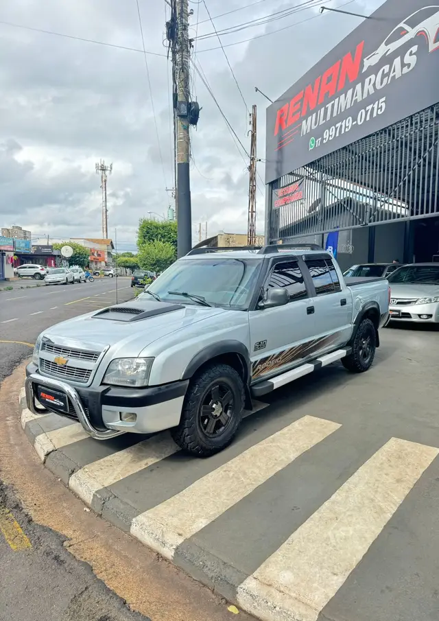 Carro Chevrolet S10 Cabine Dupla 2011 S10 Rodeio 2.4 Flexpower 4X2 (Cab Dupla)