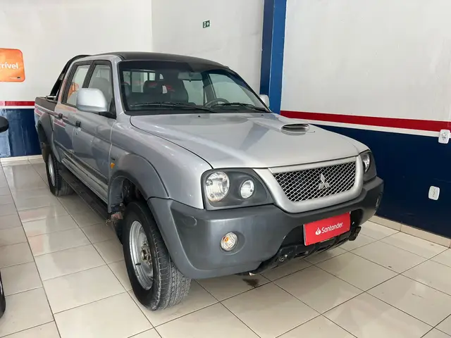 Carro Mitsubishi L200 2012 GL 2.5 4X4