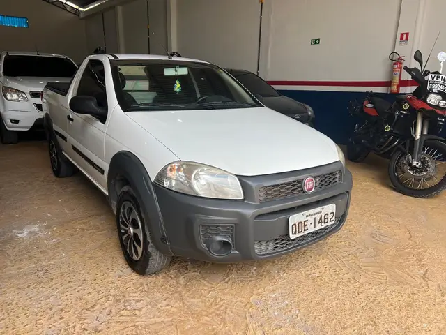 Carro Fiat Strada 2015 Working 1.4 (Flex)