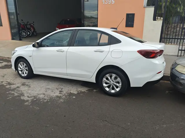 Carro Chevrolet Onix Plus 2023 LT 1.0